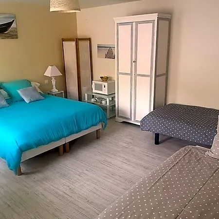 Les De לינה וארוחת בוקר 3*